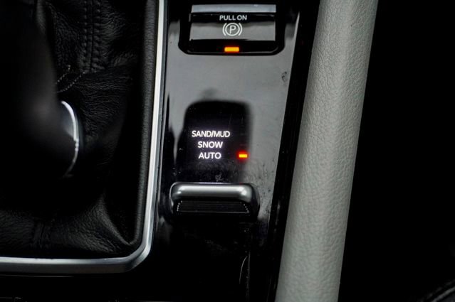 Used 2023 Jeep Compass Limited image 18