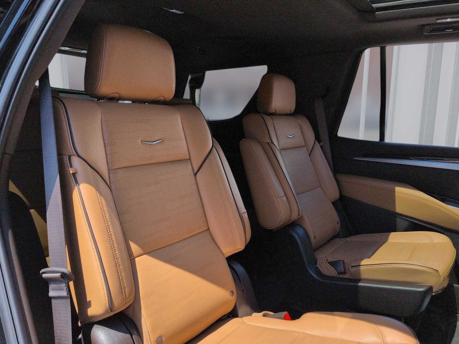 Used 2025 Cadillac Escalade Premium Luxury w/ Touring Package AWD/4WD image 27