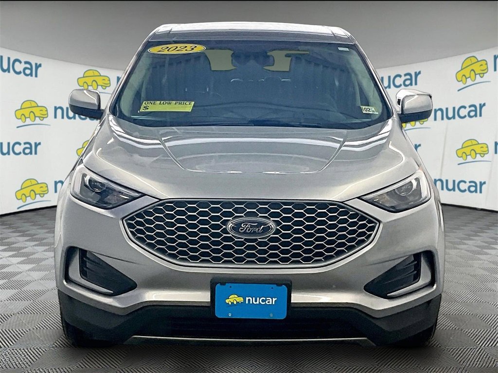 Used 2023 Ford Edge SEL image 2