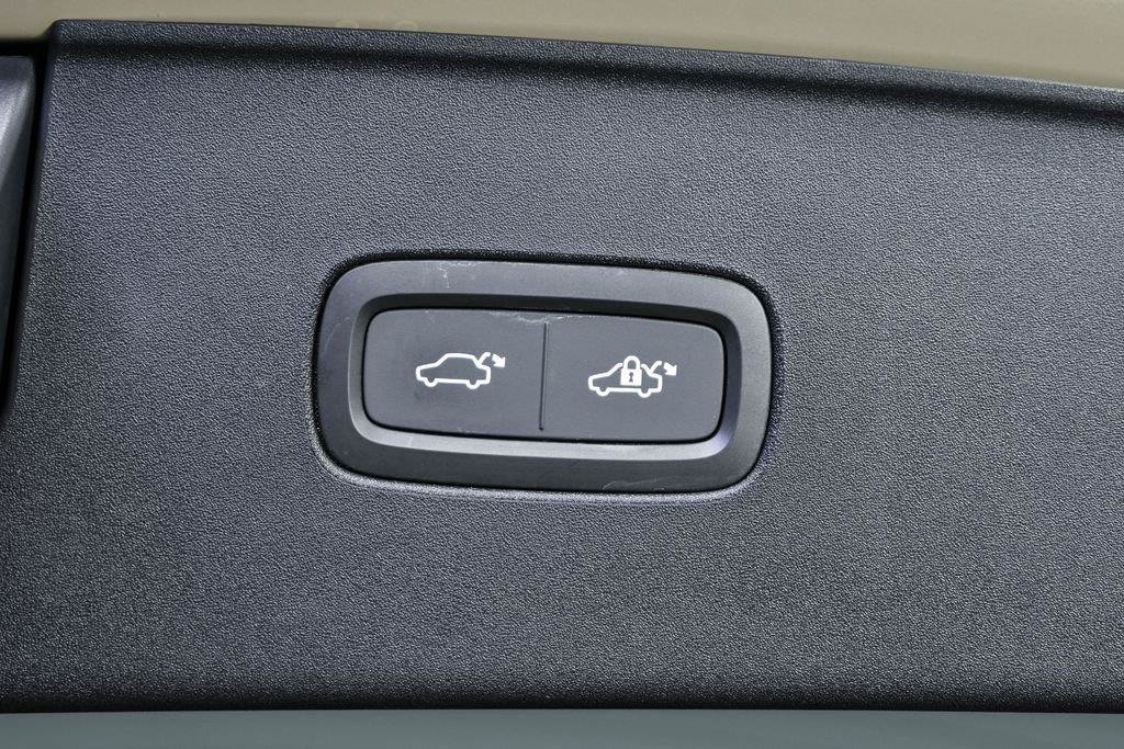Certified 2025 Volvo EX90 Ultra AWD/4WD image 34
