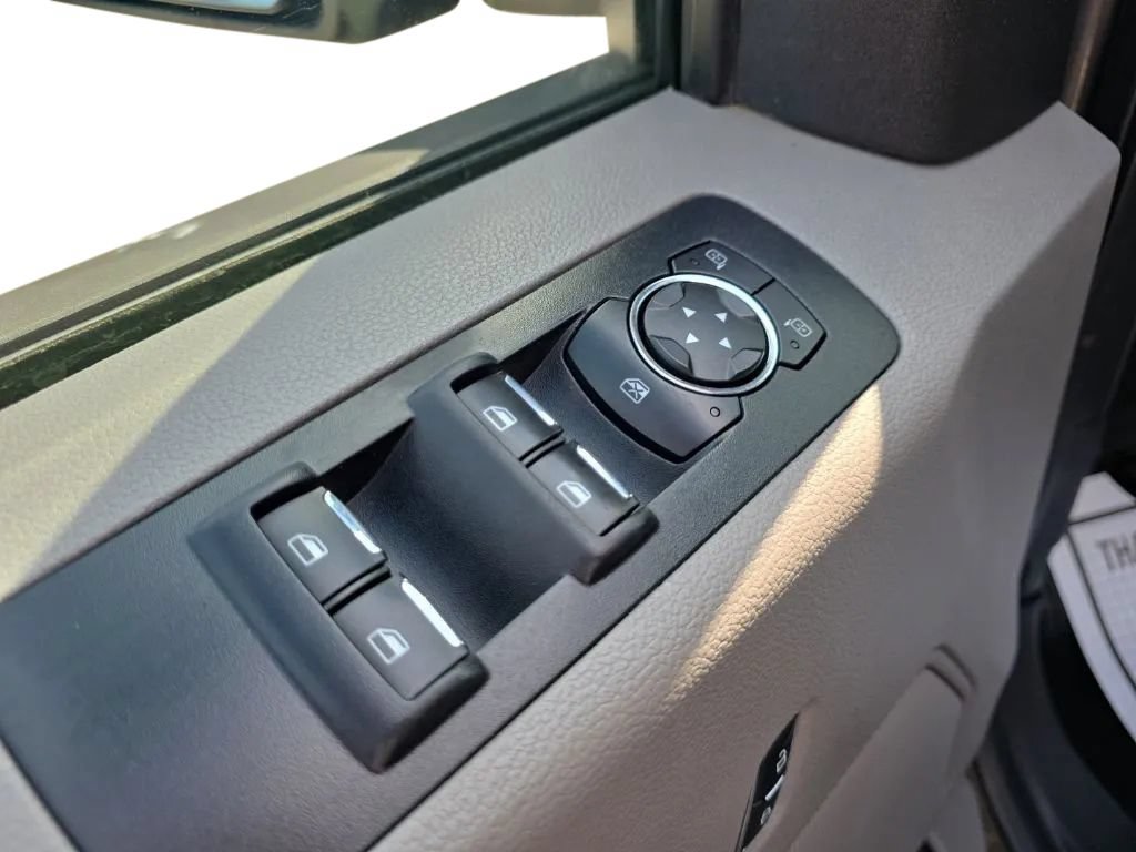 Used 2015 Ford F150 XLT w/ Equipment Group 302A Luxury AWD/4WD image 12