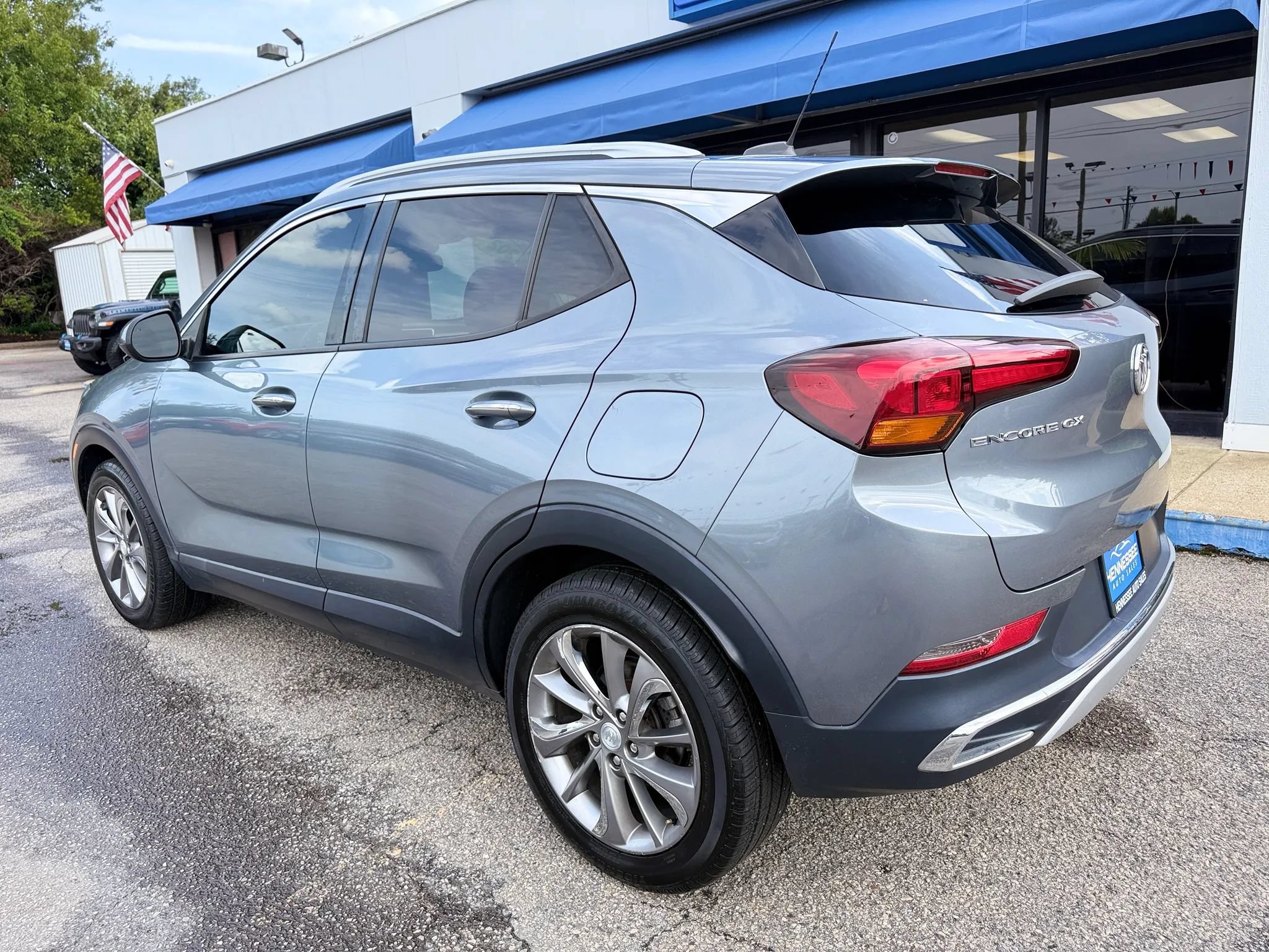 Used 2021 Buick Encore GX Essence w/ Experience Buick Package FWD image 40