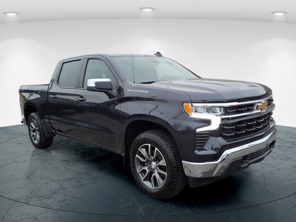 Used 2024 Chevrolet Silverado 1500 LT image 1