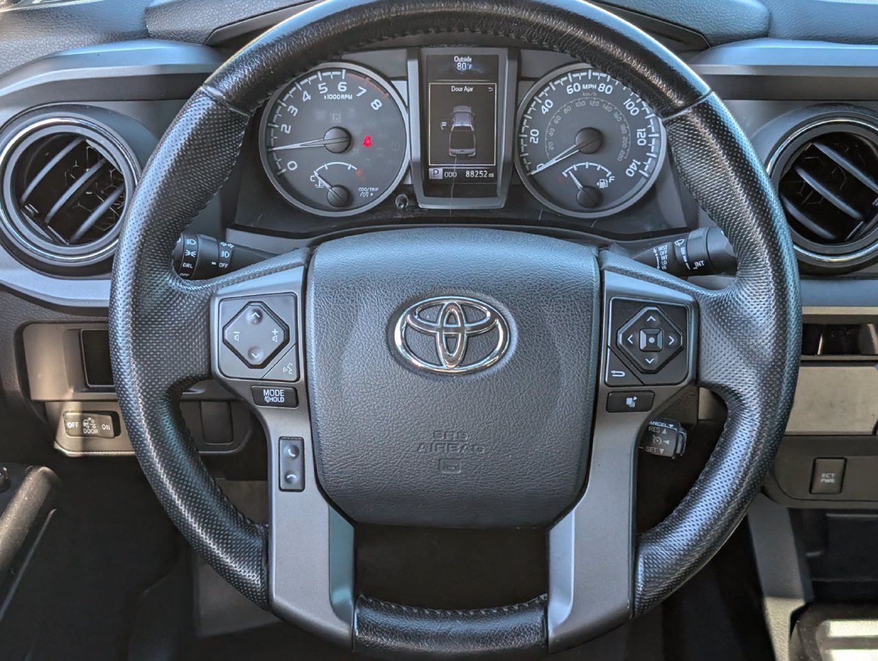 Used 2016 Toyota Tacoma TRD Off-Road w/ Towing Package RWD image 11