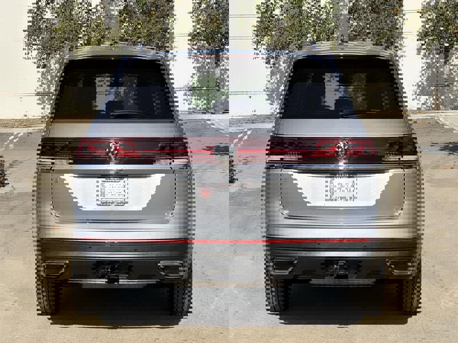 Used 2025 Volkswagen Atlas SE image 4