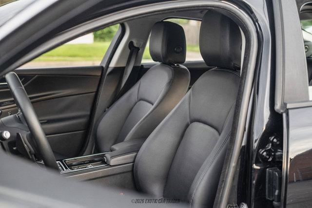 Used 2018 Jaguar XE Premium AWD/4WD image 33