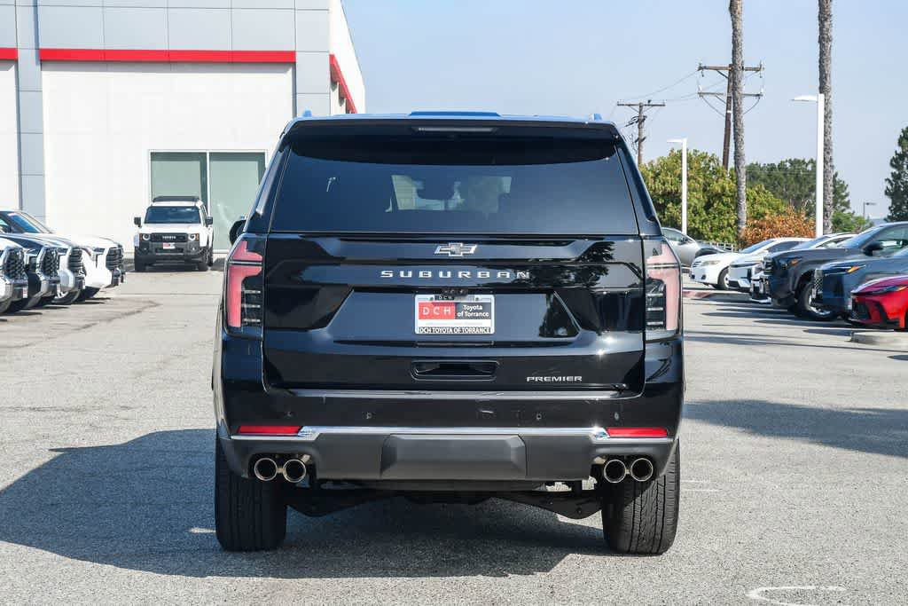 Used 2026 Chevrolet Suburban Premier RWD image 8