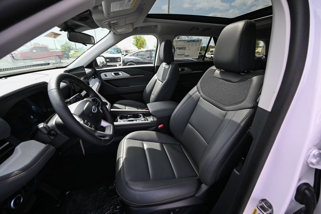 New 2026 Ford Explorer Active w/ Active Comfort Package AWD/4WD image 17