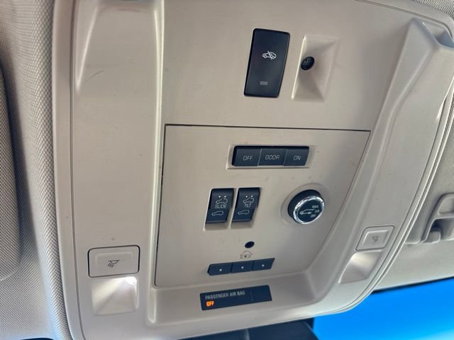 Used 2016 Cadillac Escalade ESV Premium AWD/4WD image 28