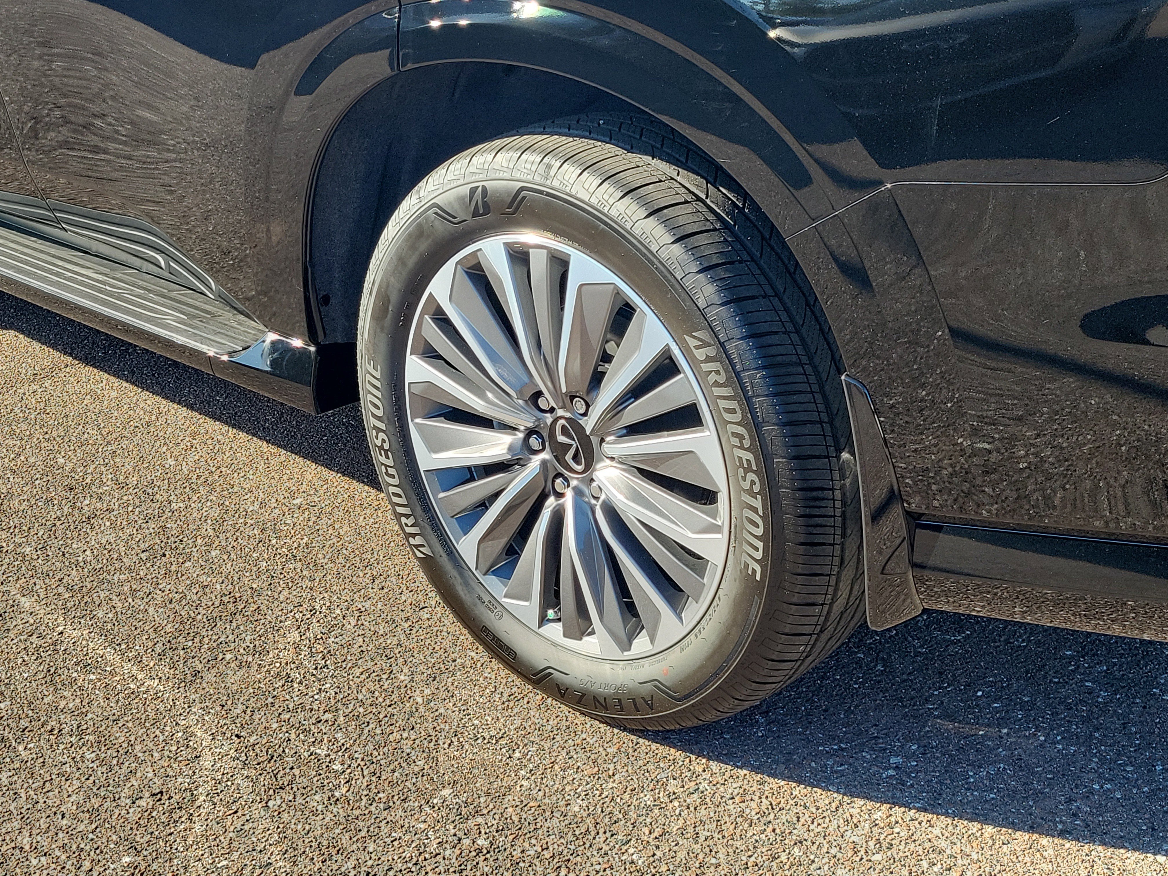 New 2026 INFINITI QX80 Luxe image 5