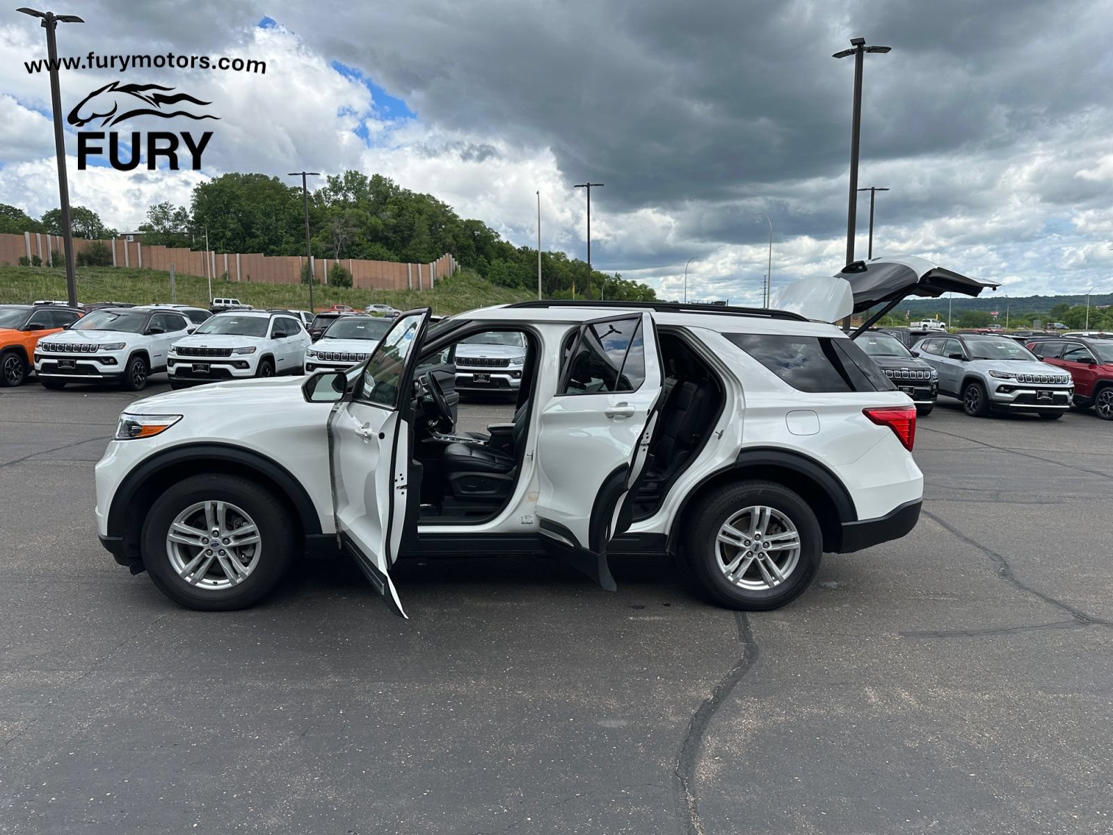 Used 2022 Ford Explorer XLT AWD/4WD image 40