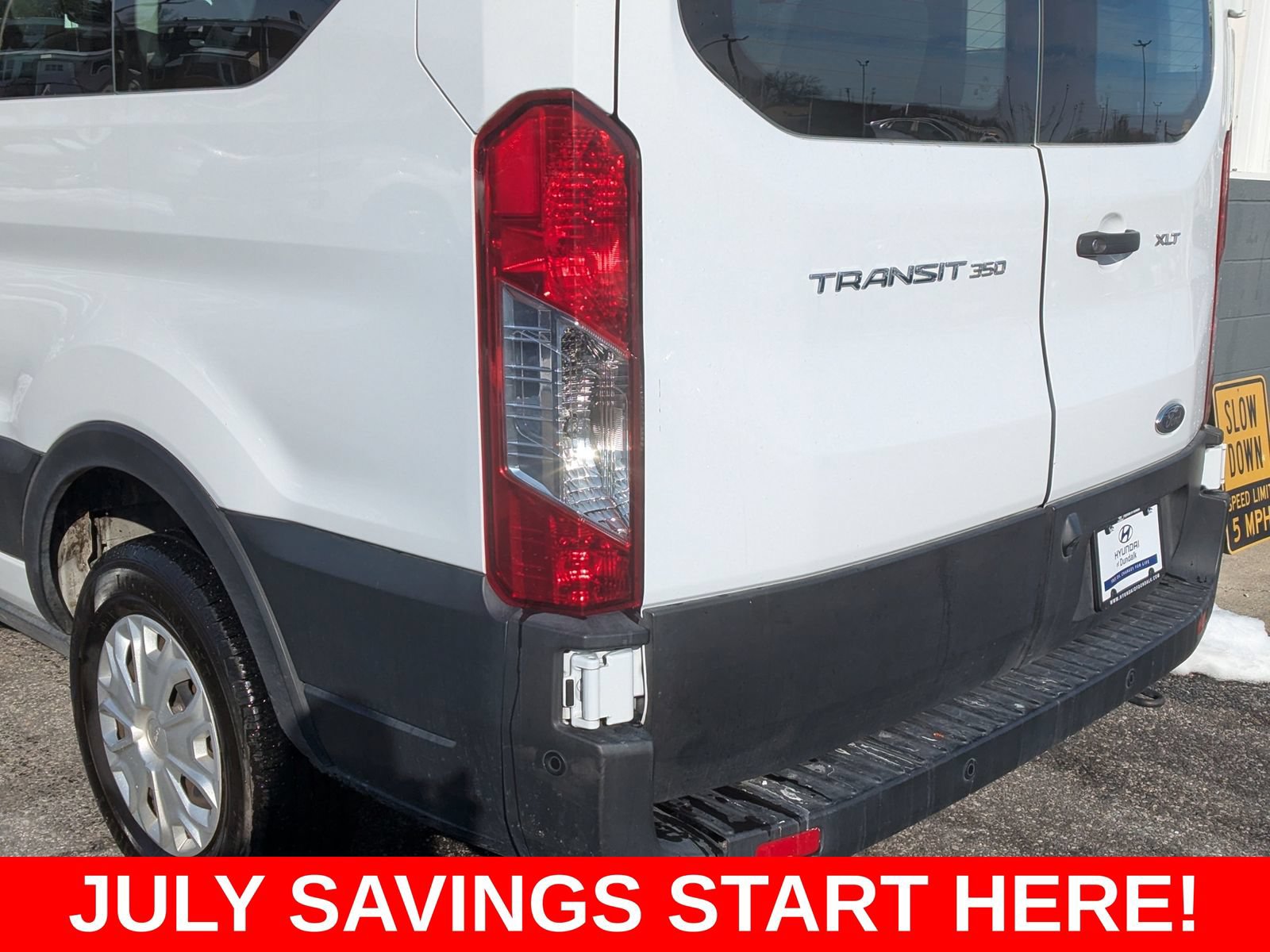Used 2022 Ford Transit 350 XLT RWD image 5