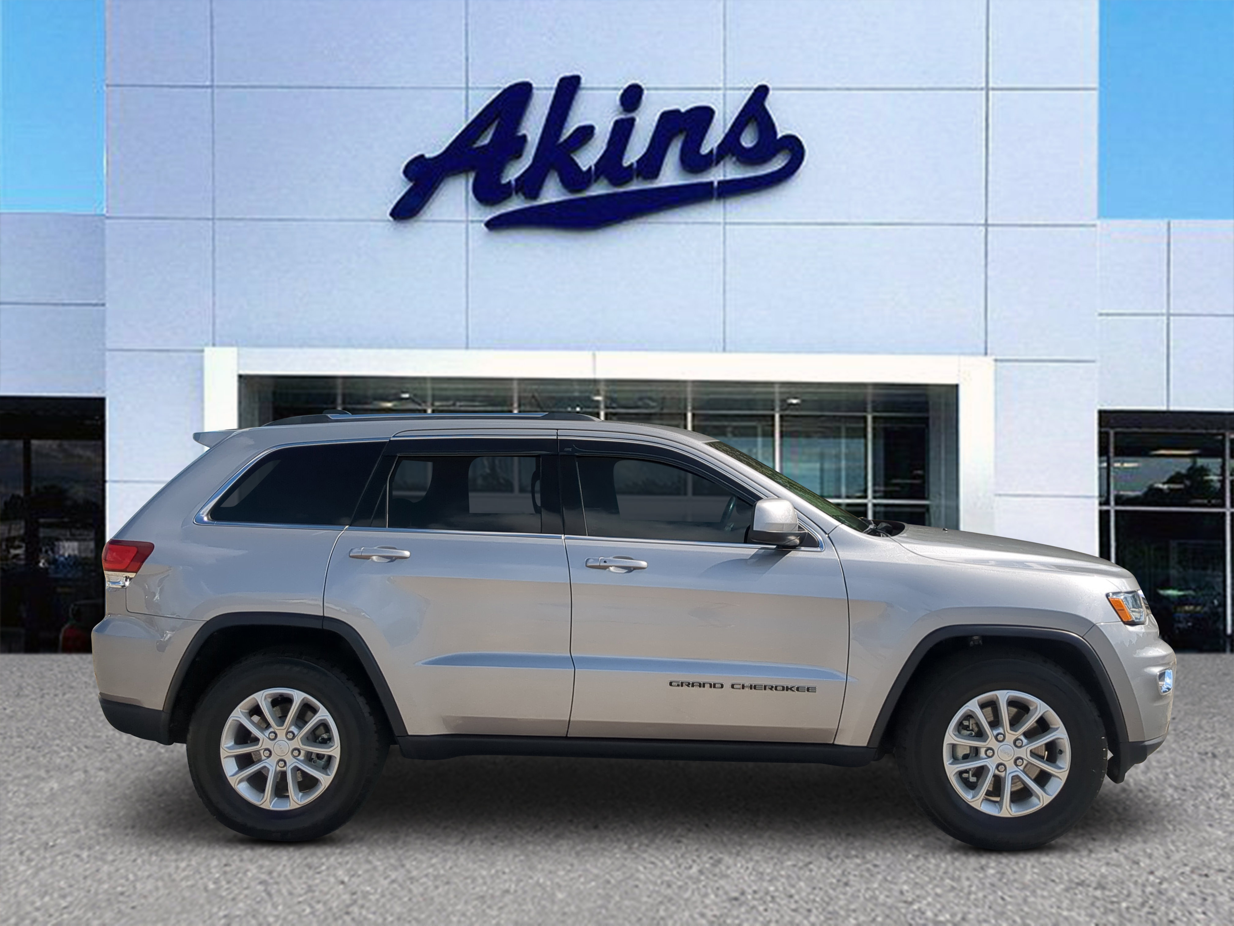 Used 2021 Jeep Grand Cherokee Laredo RWD image 1