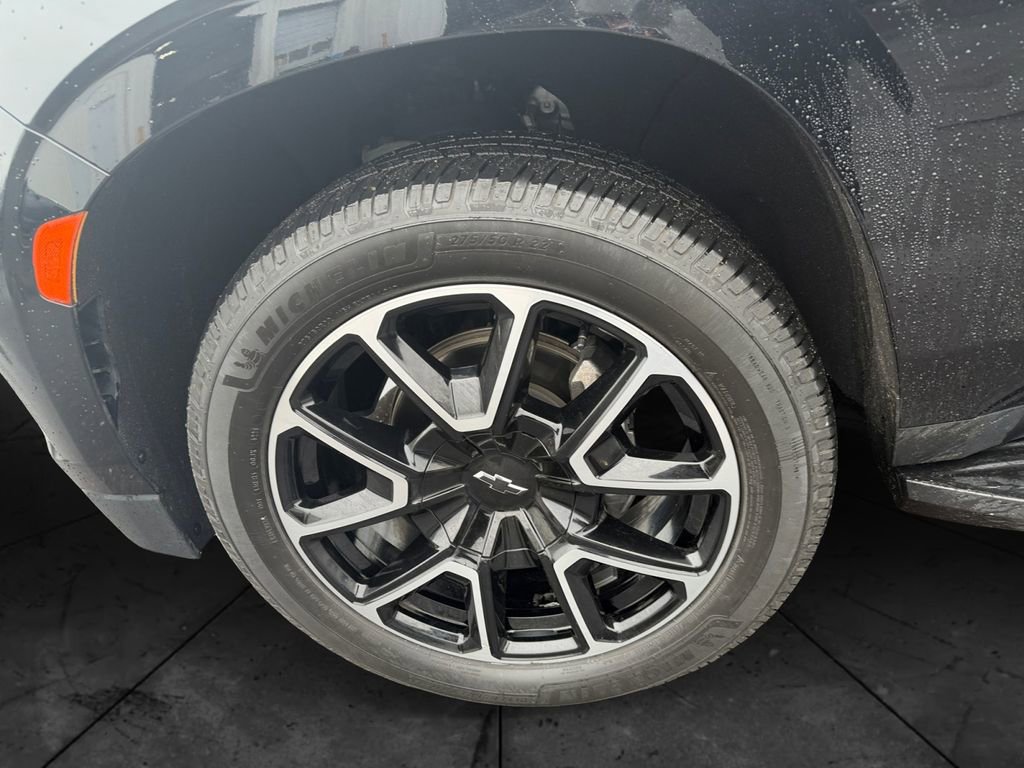 Used 2021 Chevrolet Suburban RST w/ Luxury Package image 14