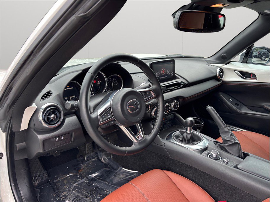 Used 2022 MAZDA MX-5 Miata RF Grand Touring RWD image 6