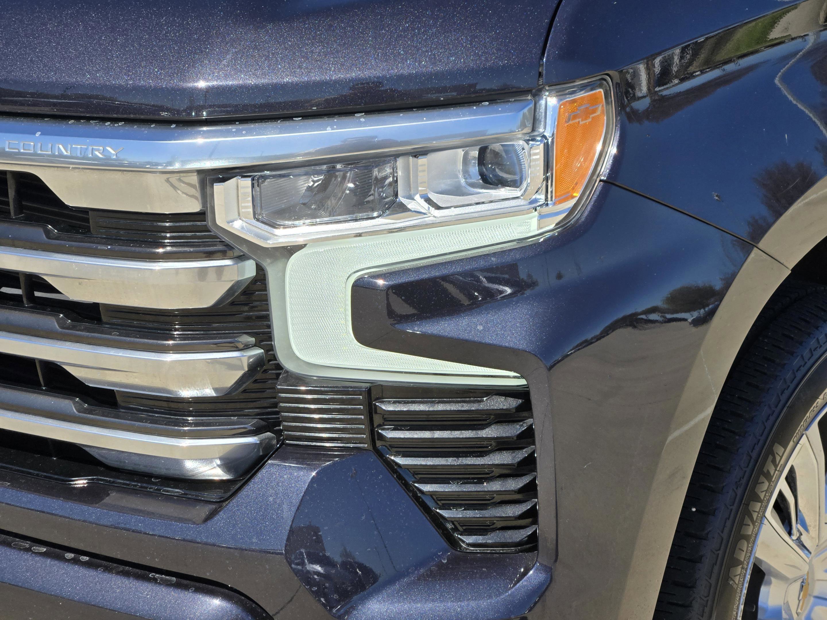 Used 2023 Chevrolet Silverado 1500 High Country w/ Technology Package image 13