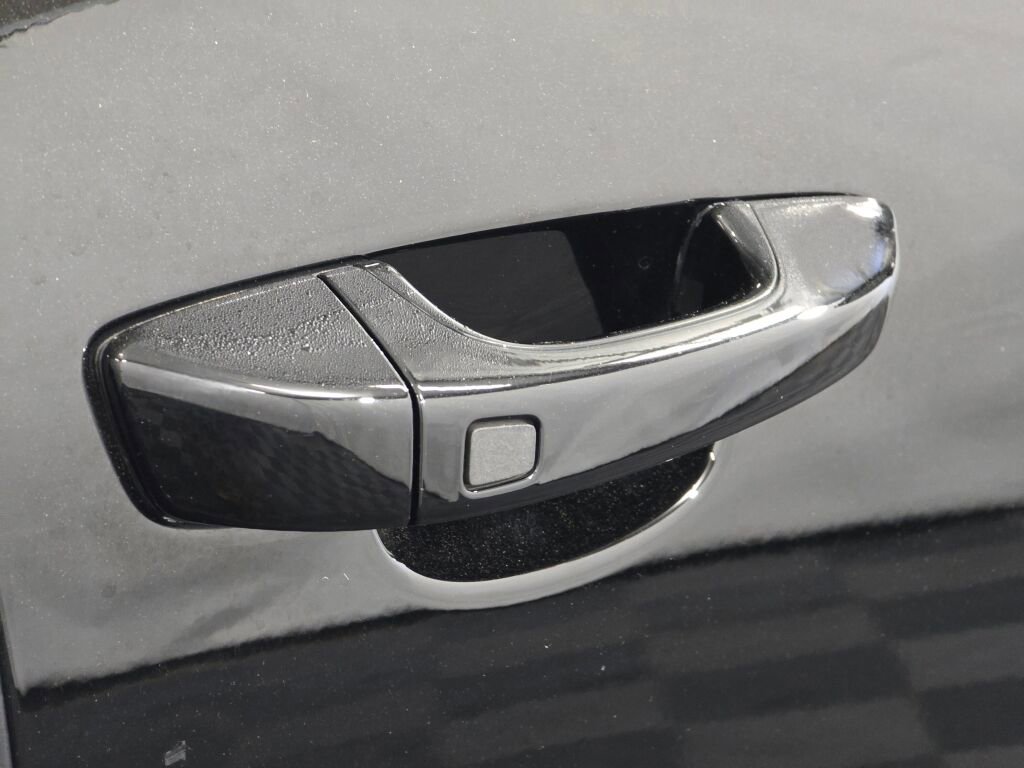 Used 2018 Porsche Cayenne image 30