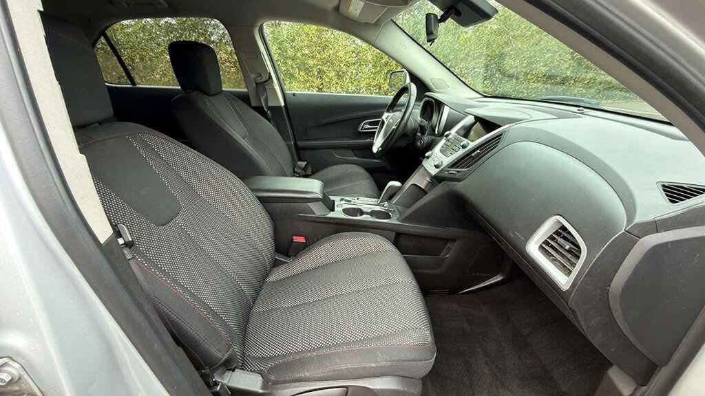 Used 2015 Chevrolet Equinox LT w/ Driver Convenience Package AWD/4WD image 26