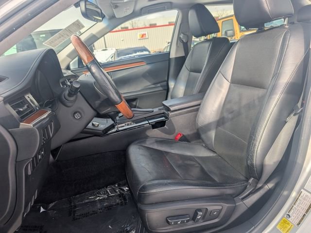 Used 2013 Lexus ES 300h w/ Luxury Pkg FWD image 7