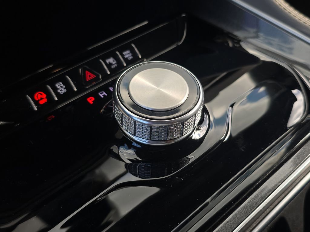 Used 2024 Jeep Wagoneer 2WD image 29