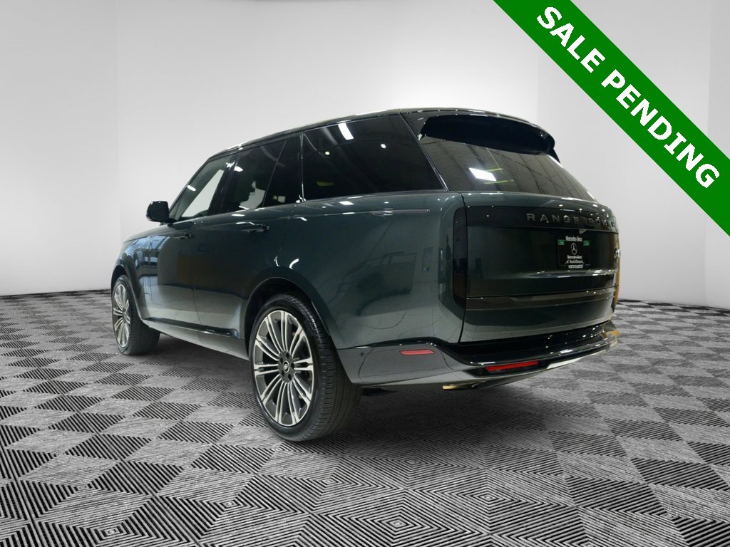 Used 2023 Land Rover Range Rover SE image 3