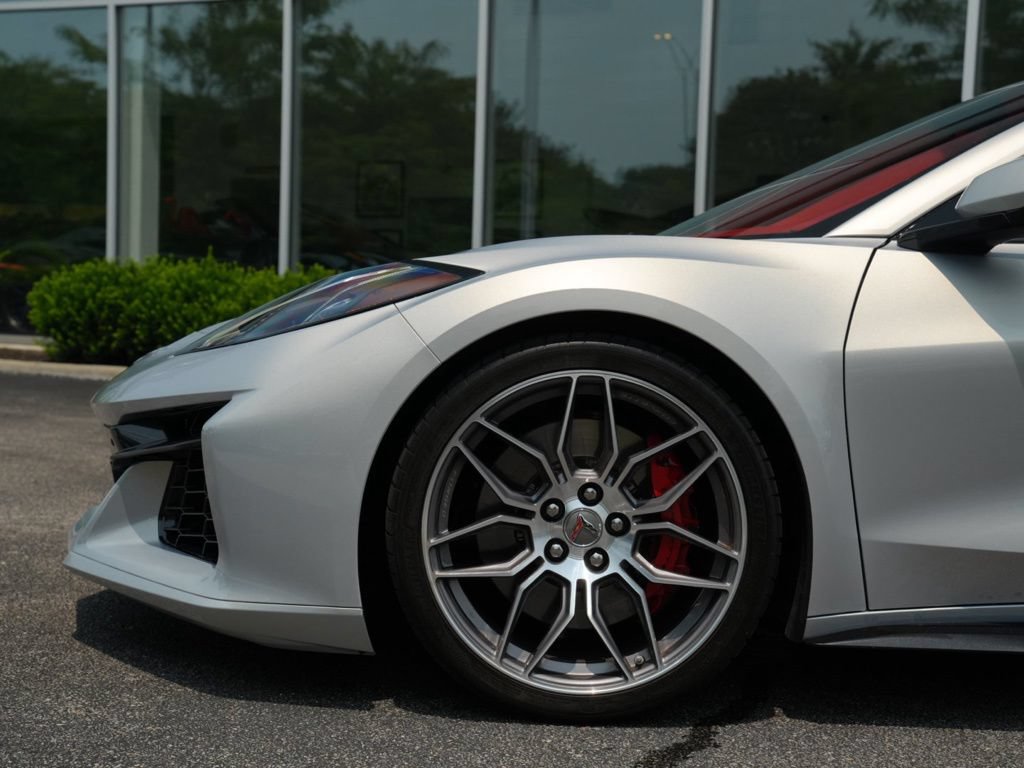 Used 2023 Chevrolet Corvette Z06 w/ Chrome Exterior Badge Package RWD image 7