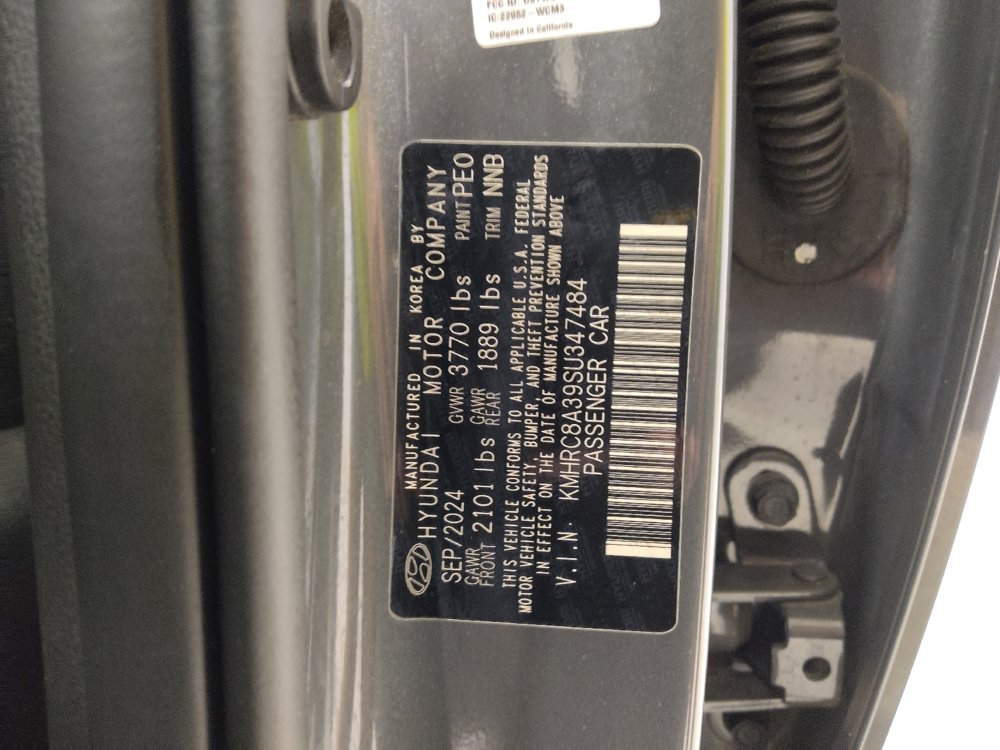 Used 2025 Hyundai Venue Limited FWD image 33