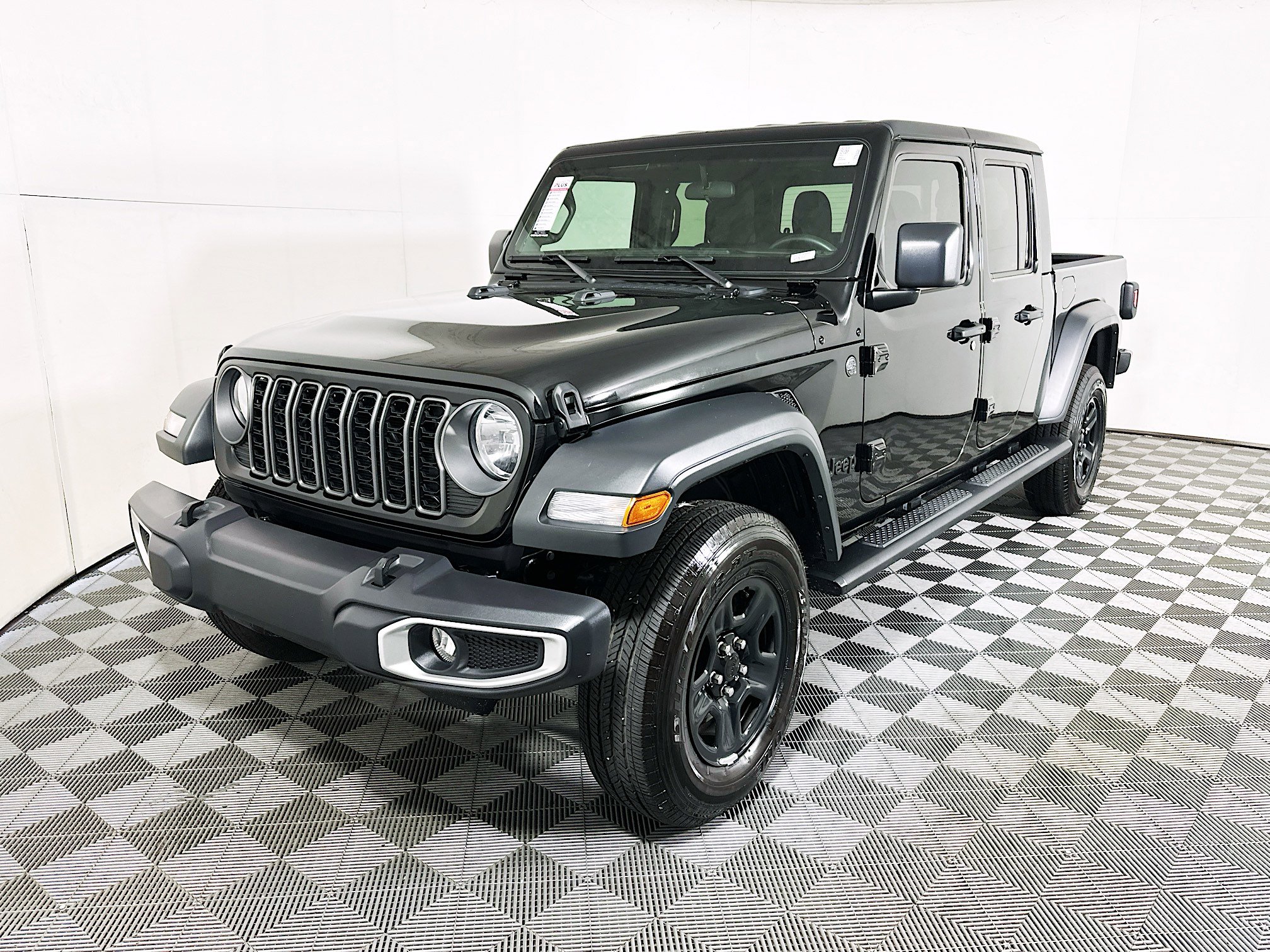 Used 2025 Jeep Gladiator Sport AWD/4WD image 7