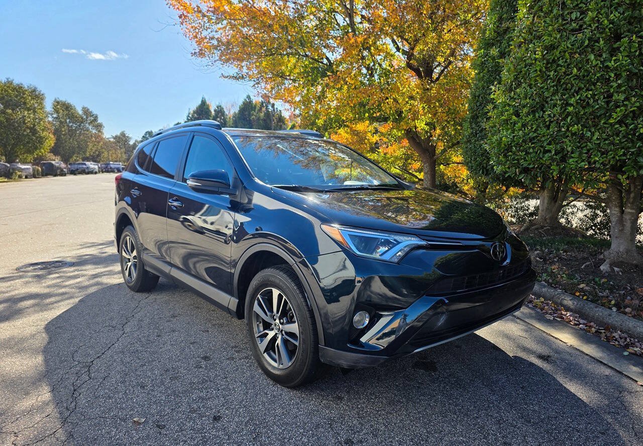 Used 2018 Toyota RAV4 XLE w/ Plus Extra Value Package AWD/4WD image 7