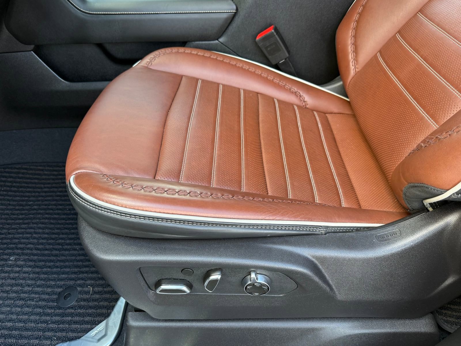 Used 2024 GMC Sierra 2500 Denali Ultimate w/ Max Trailering Package image 37