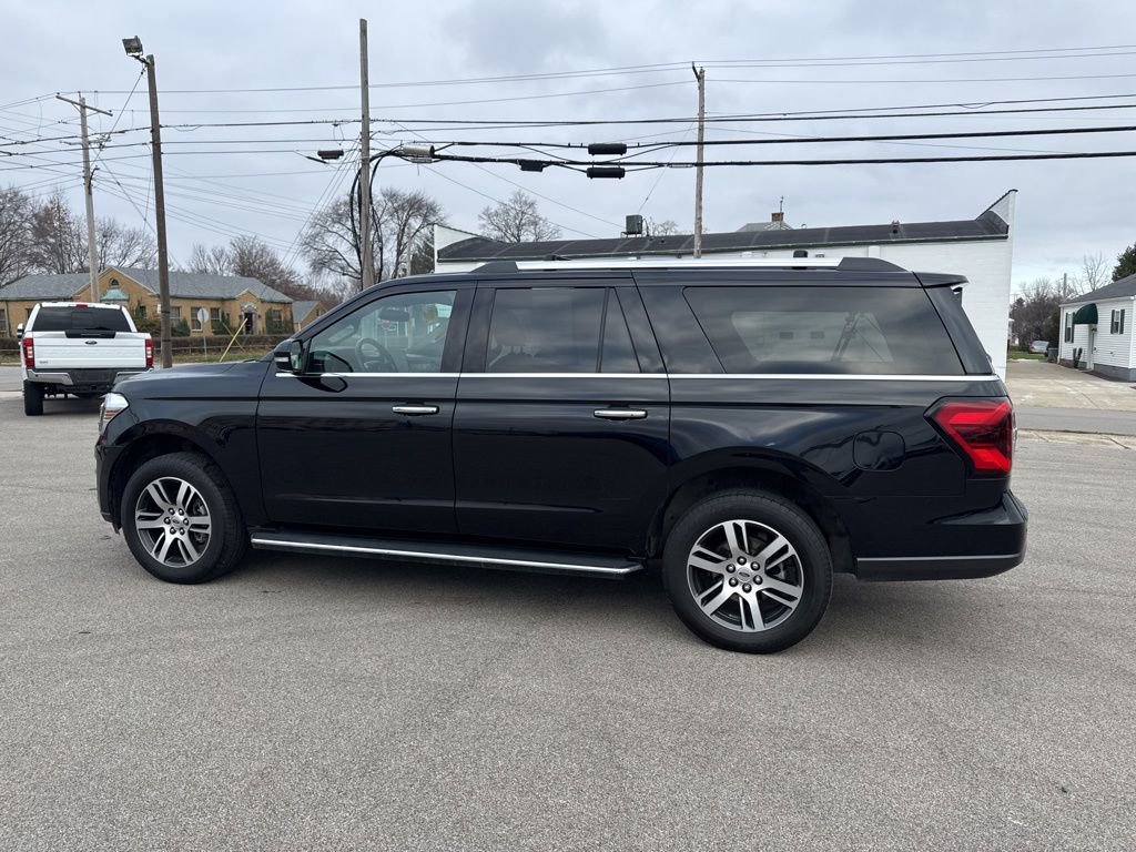 Used 2022 Ford Expedition Max Limited image 3