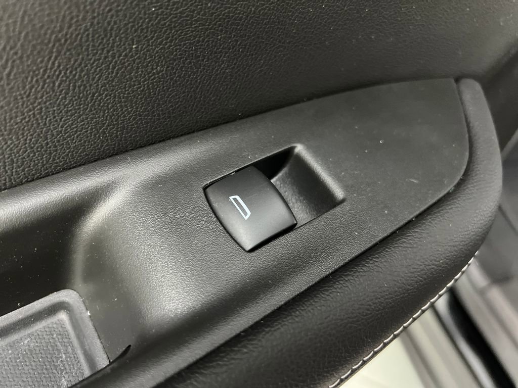 Used 2025 Chevrolet Blazer LT image 16