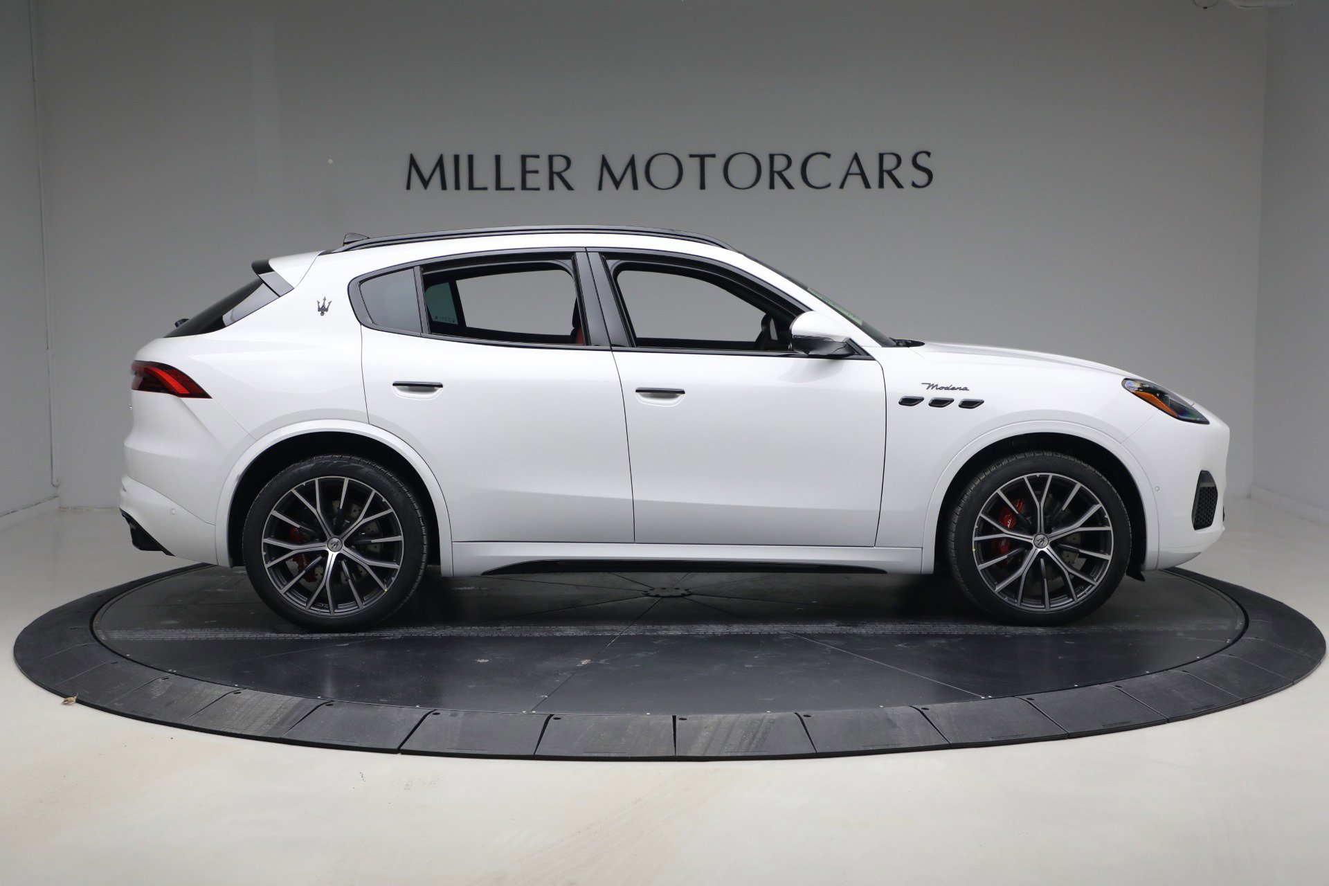 New 2026 Maserati Grecale Modena image 9