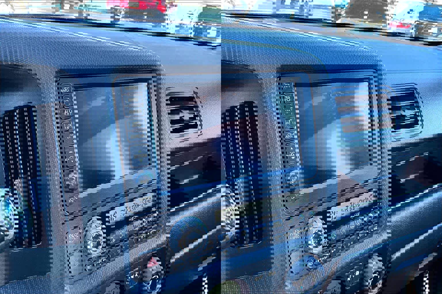 Used 2014 Honda Ridgeline SE image 26