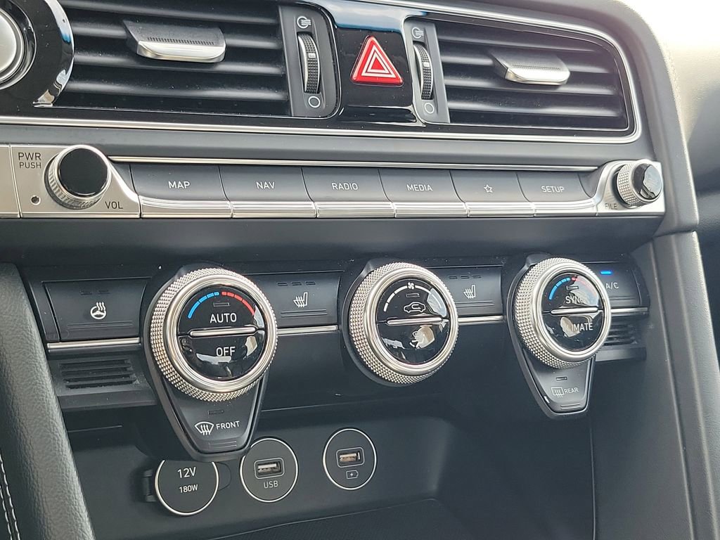 Used 2023 Genesis G70 2.0T image 28