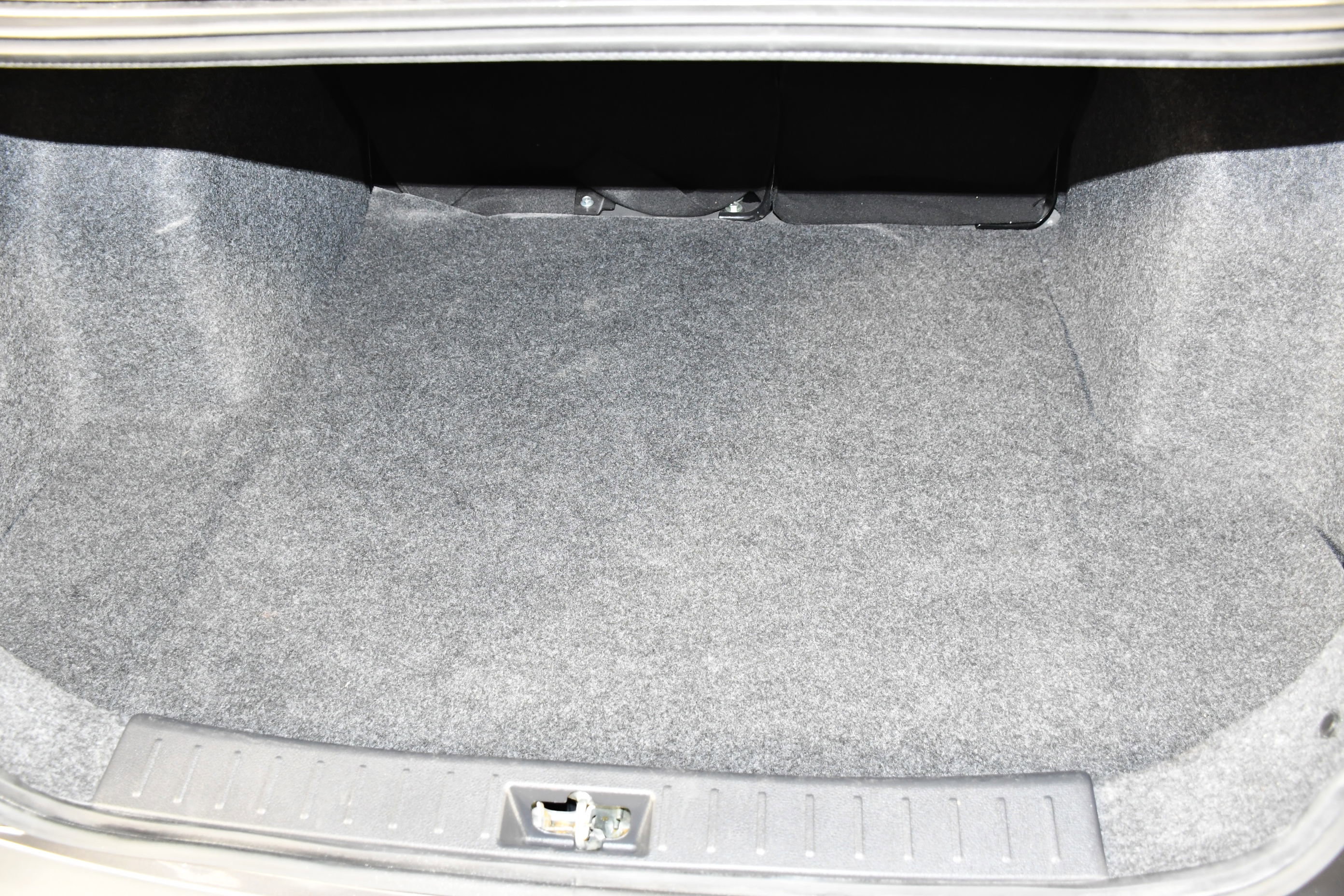 Used 2025 Nissan Versa SV FWD image 47