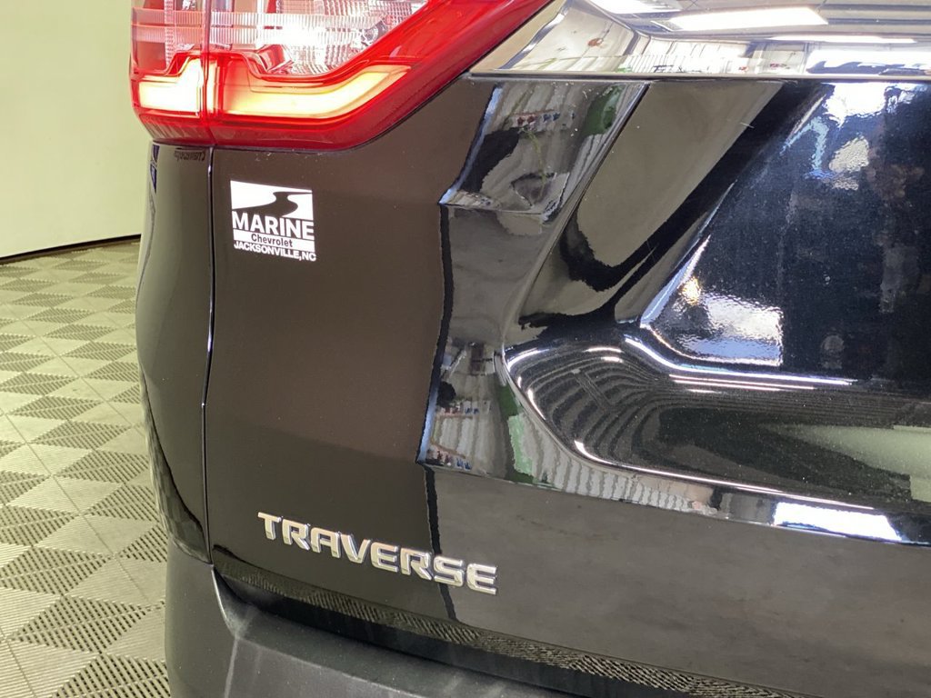 Used 2021 Chevrolet Traverse LT FWD image 37
