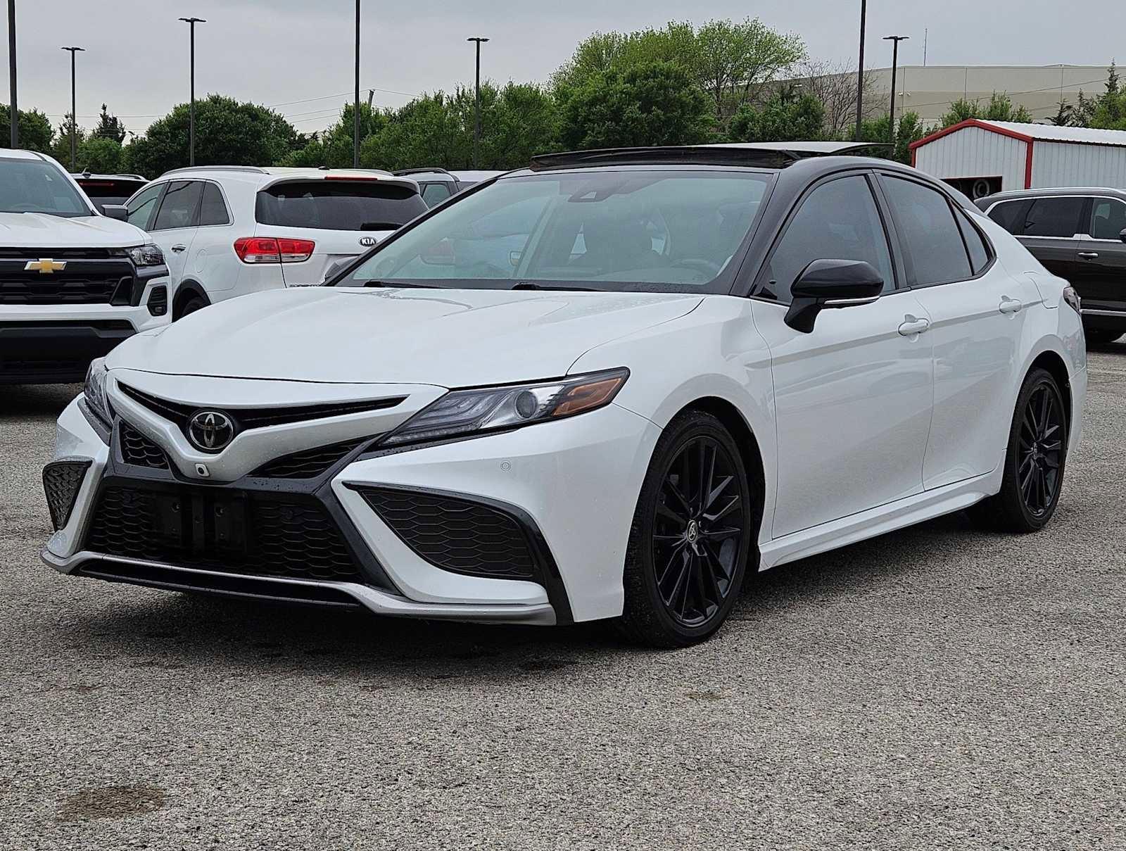 Used 2022 Toyota Camry XSE FWD image 10