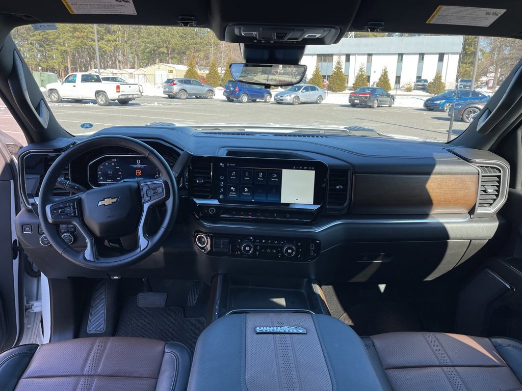 Used 2024 Chevrolet Silverado 2500 High Country w/ Technology Package image 8