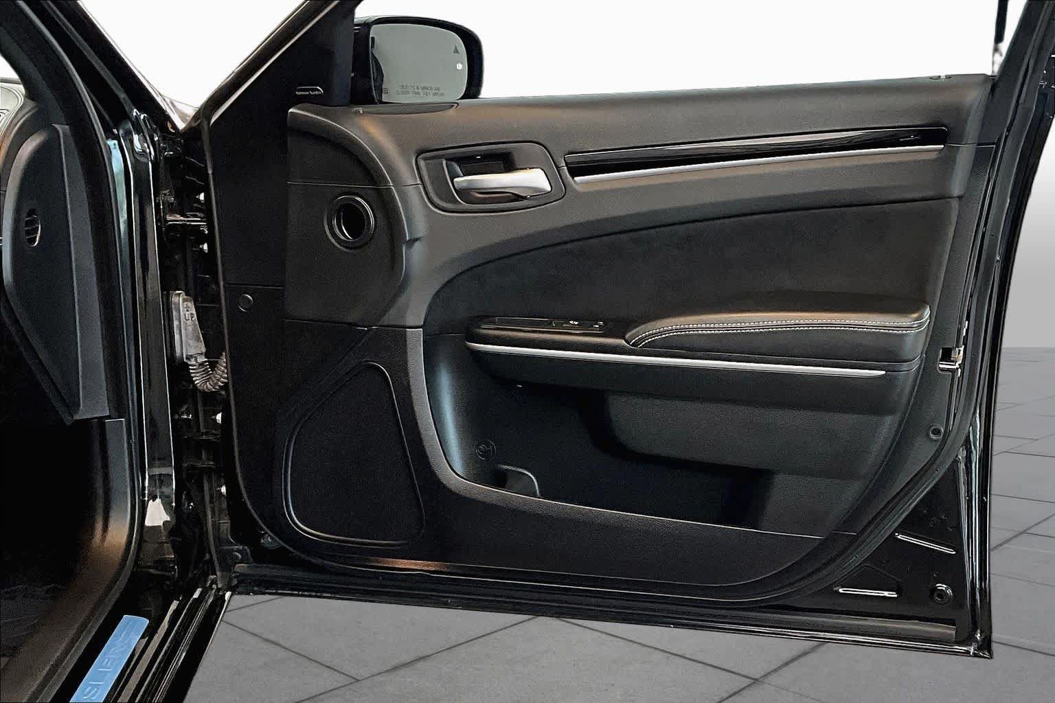 Used 2023 Chrysler 300 C RWD image 23