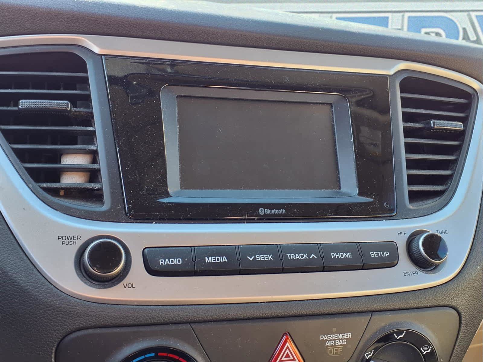 Used 2022 Hyundai Accent SE FWD image 9