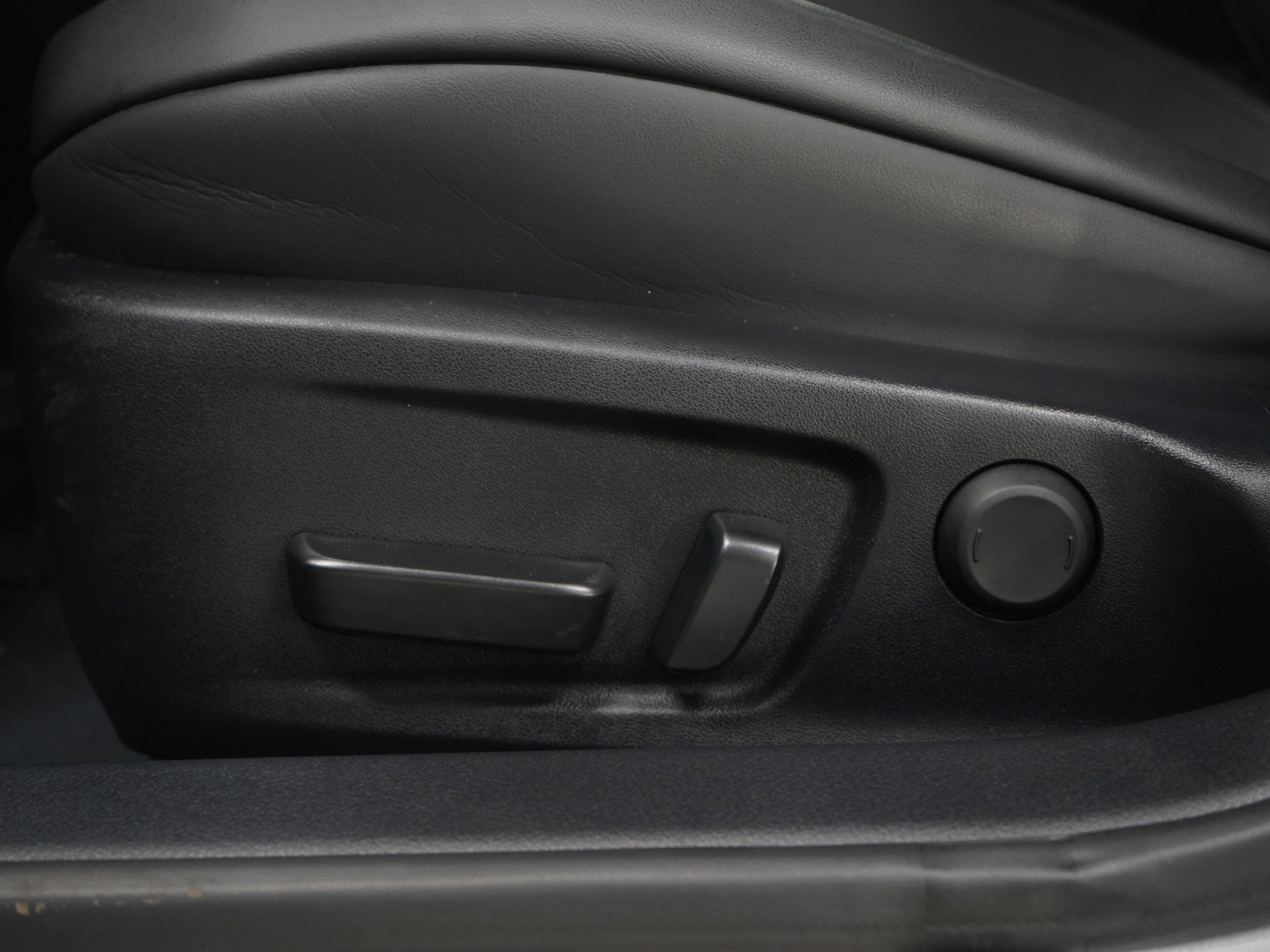 Used 2024 Lexus IS 500 RWD image 24