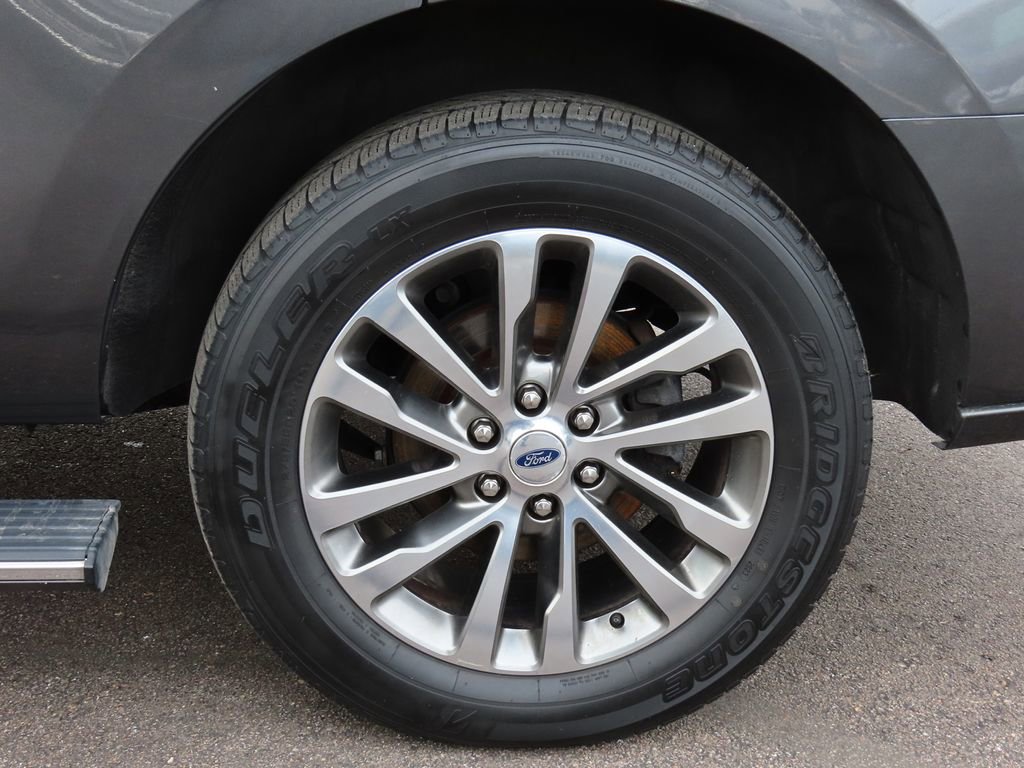 Used 2018 Ford Expedition Limited image 45
