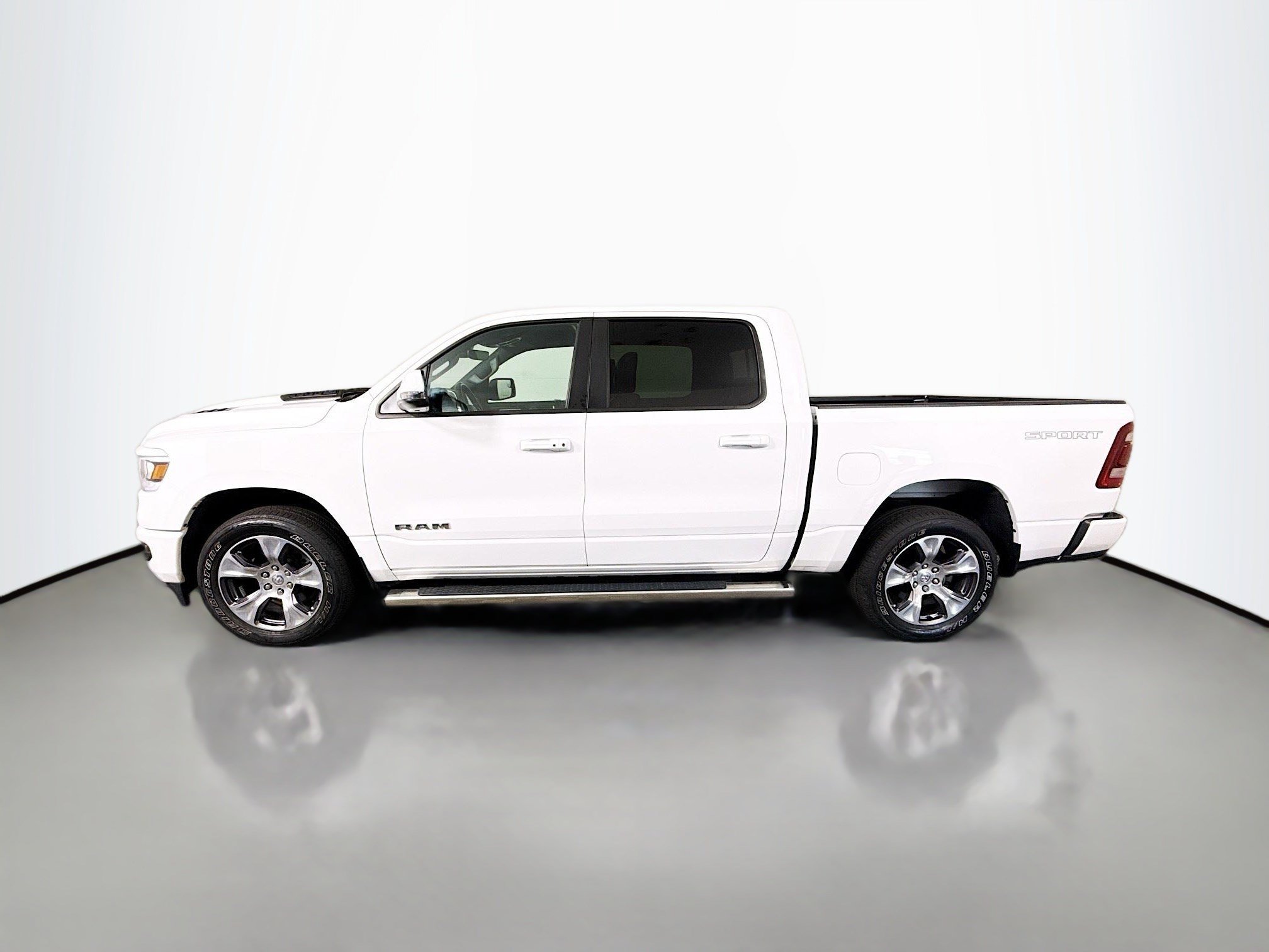 Used 2023 RAM 1500 Laramie AWD/4WD image 6