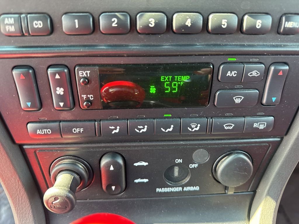 Used 2002 Ford Thunderbird image 16