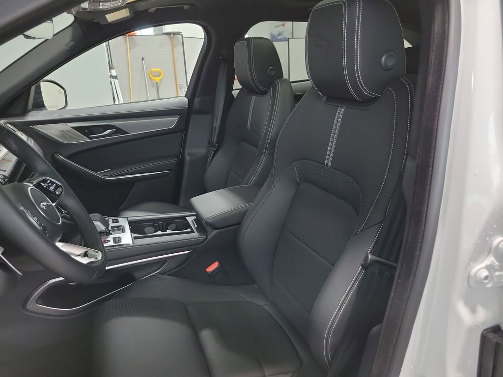 Used 2025 Jaguar F-PACE R-Dynamic S image 30