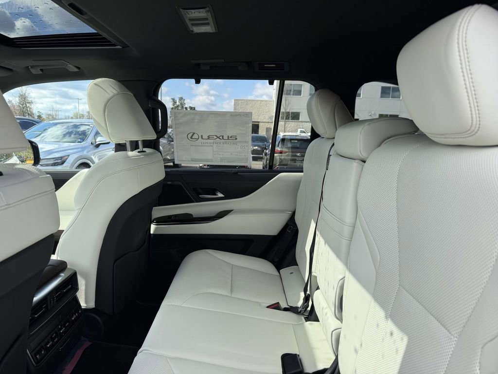 Used 2026 Lexus LX 700h Luxury w/ Accessory Package (Z1) image 13