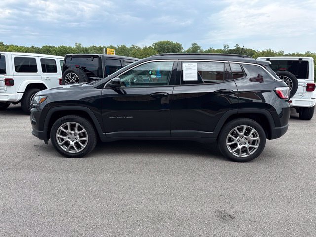 Used 2022 Jeep Compass Latitude AWD/4WD image 6