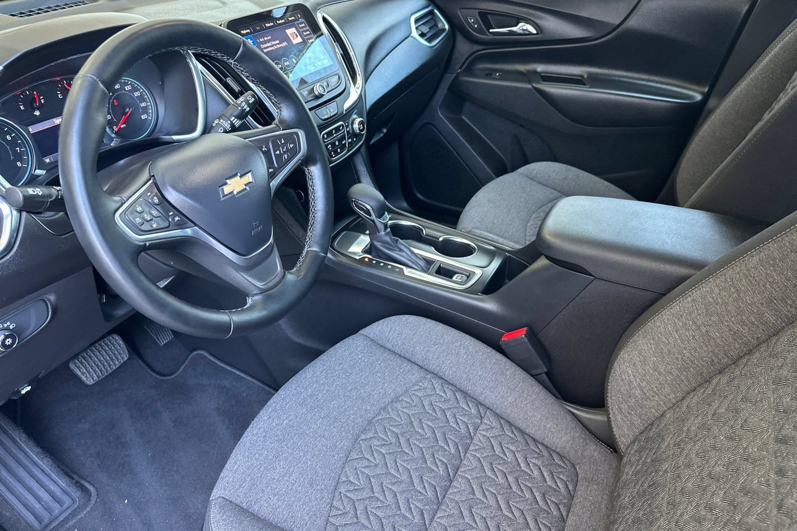 Used 2023 Chevrolet Equinox LT FWD image 15
