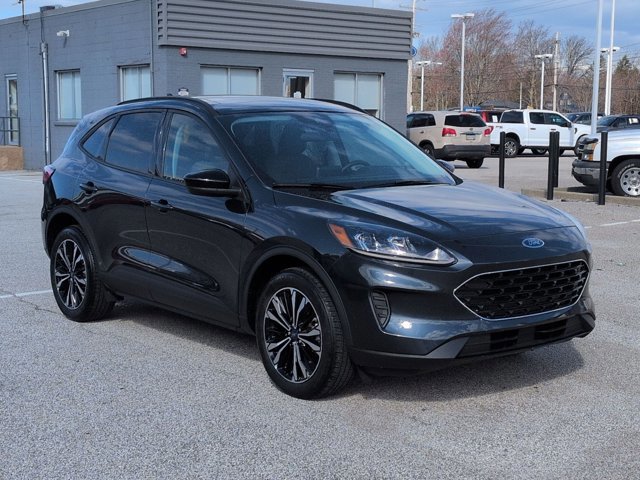 Certified 2022 Ford Escape SE w/ SE Sport Appearance Package image 3